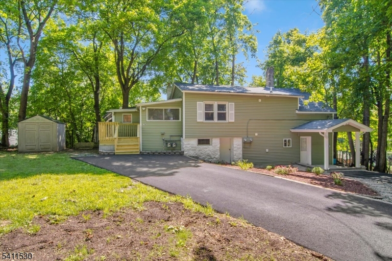 9 Diller Ave 2 Property Photo 1