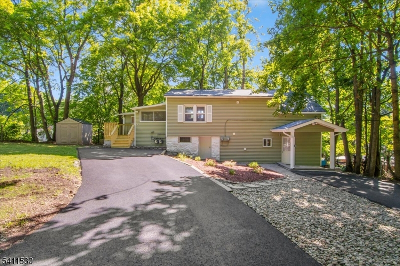 9 Diller Ave 2 Property Photo 2