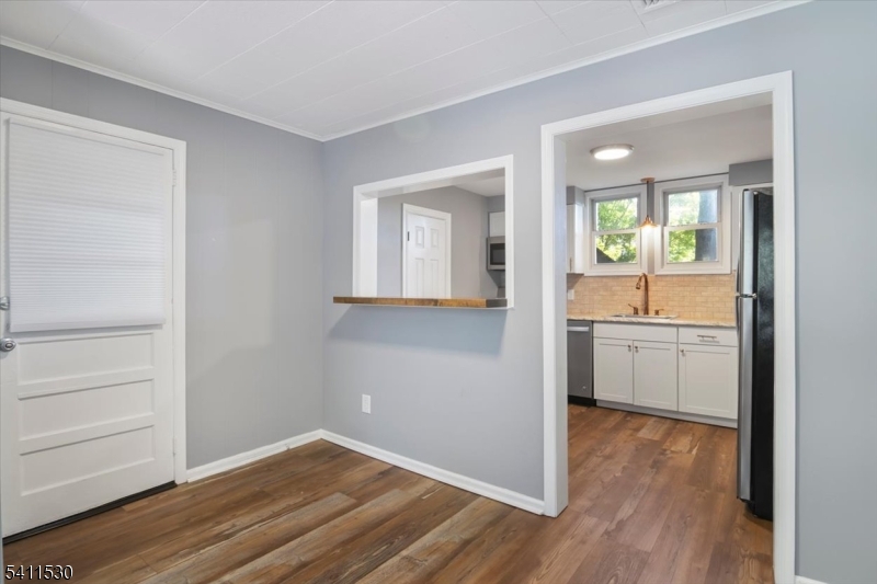 9 Diller Ave 2 Property Photo 6