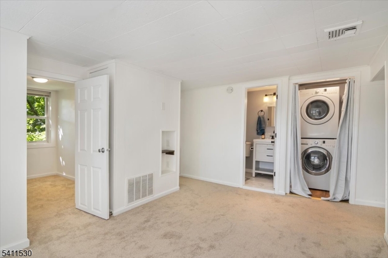 9 Diller Ave 2 Property Photo 14