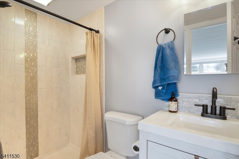 9 Diller Ave 2 Property Photo 15