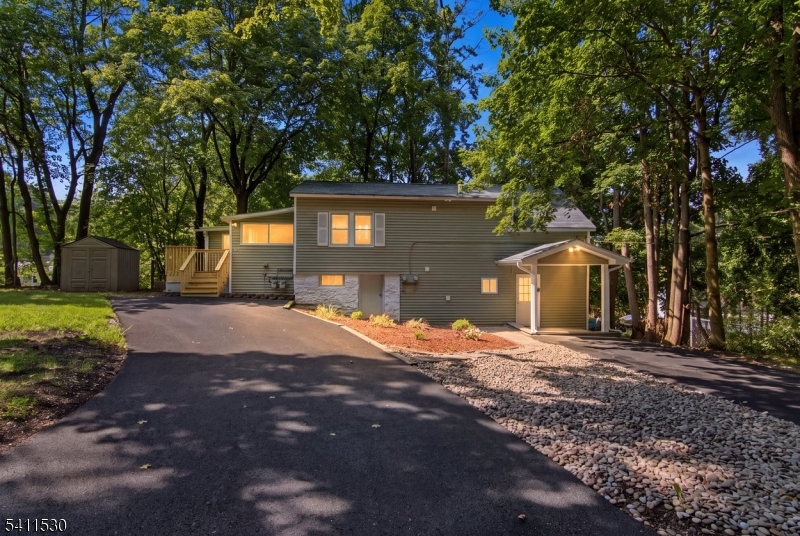 9 Diller Ave 2 Property Photo 37