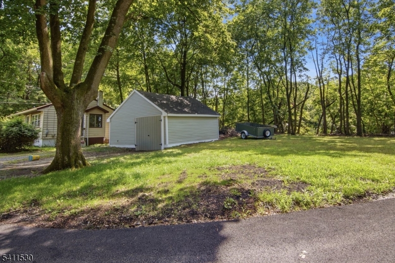 9 Diller Ave 2 Property Photo 41