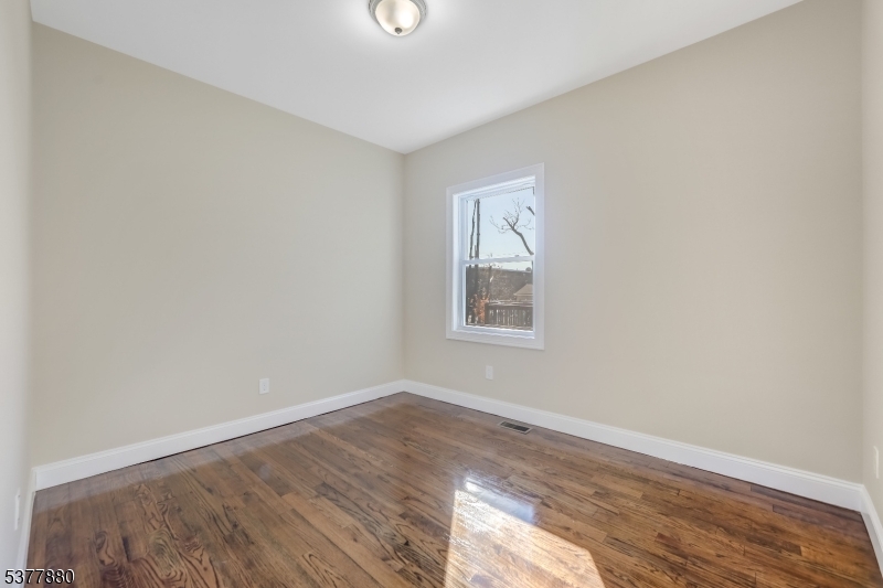 47 Greenwood Ave 1 Property Photo 15