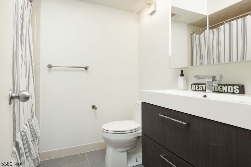 90 Farnham Sq 290 Property Photo 15