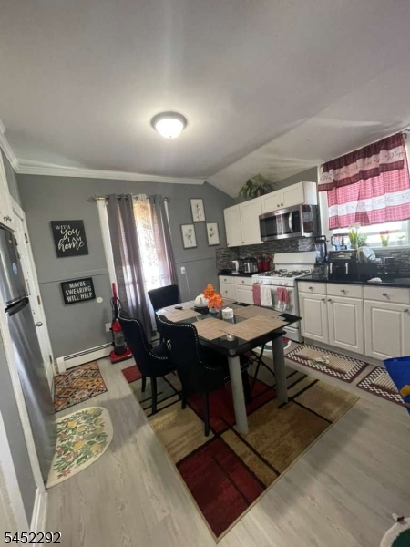 13 Windsor St Property Photo 3