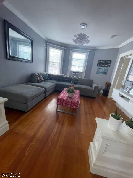 13 Windsor St Property Photo 8