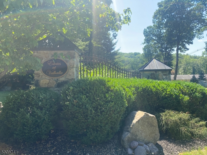 Quarry Mountain Ln Property Photo 1