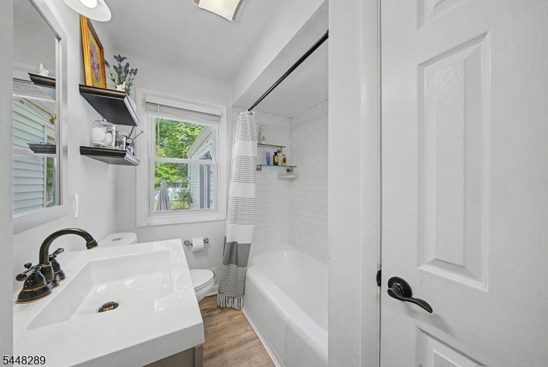 621 5th St Property Photo 17