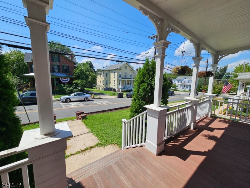 55 Park Ave Property Photo 2