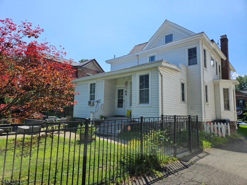 55 Park Ave Property Photo 13