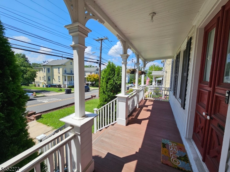55 Park Ave Property Photo 18