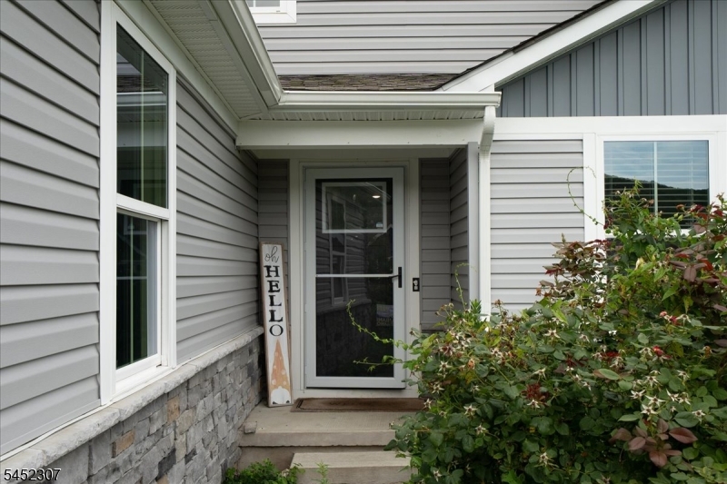 31 Lam Dr Property Photo 6