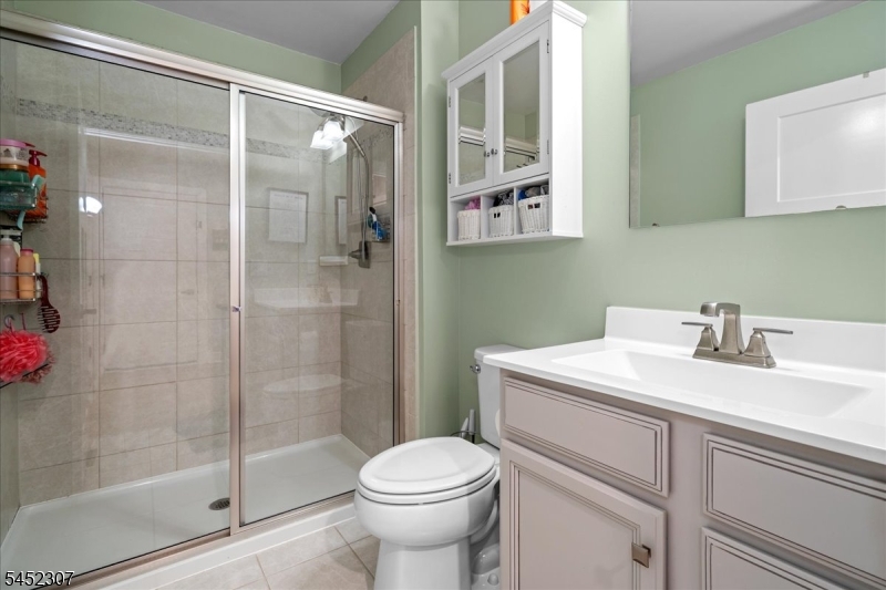 31 Lam Dr Property Photo 10
