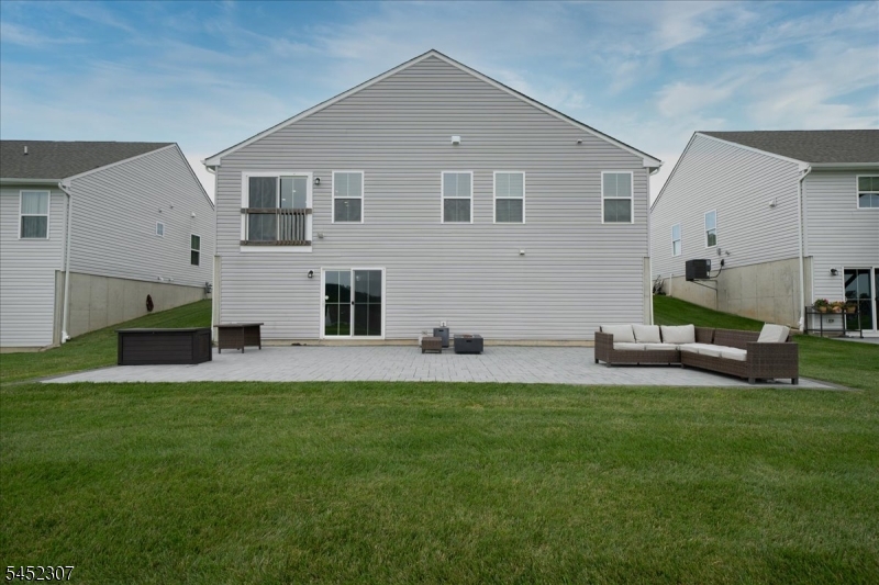 31 Lam Dr Property Photo 41