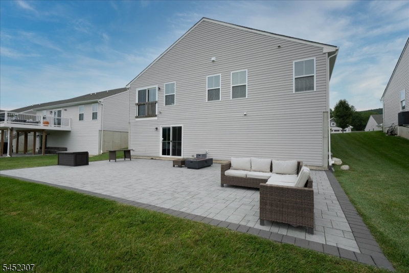 31 Lam Dr Property Photo 42