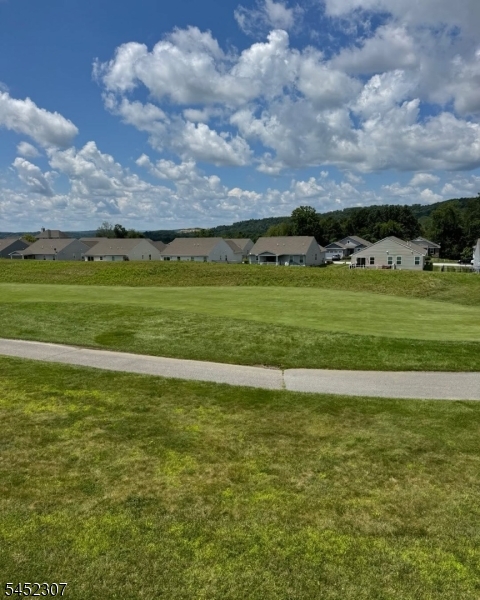 31 Lam Dr Property Photo 44