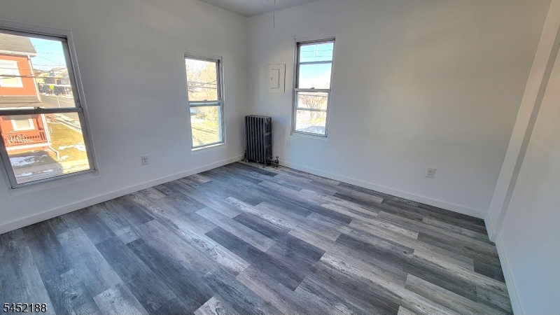 394 Lincoln St Property Photo 6