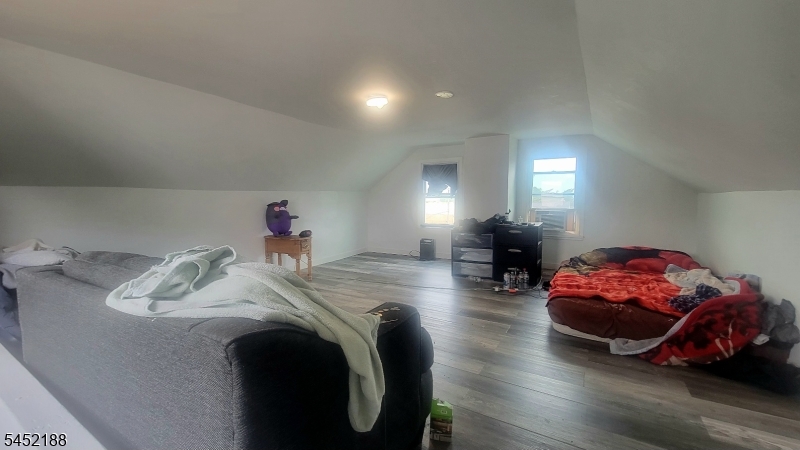 394 Lincoln St Property Photo 13