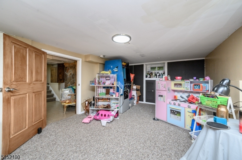 147 Claremont Ave Property Photo 16