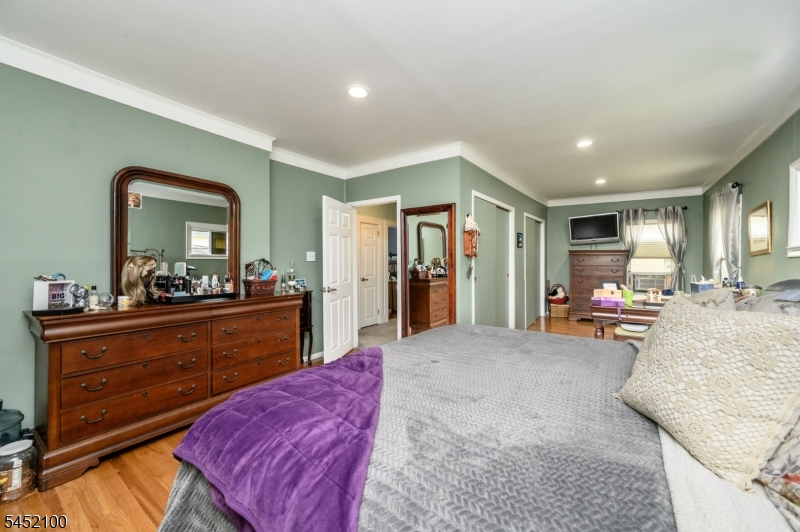 147 Claremont Ave Property Photo 18