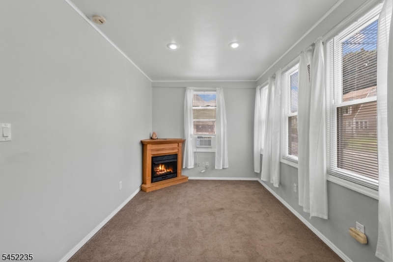 73 Berkeley Ave Property Photo 5