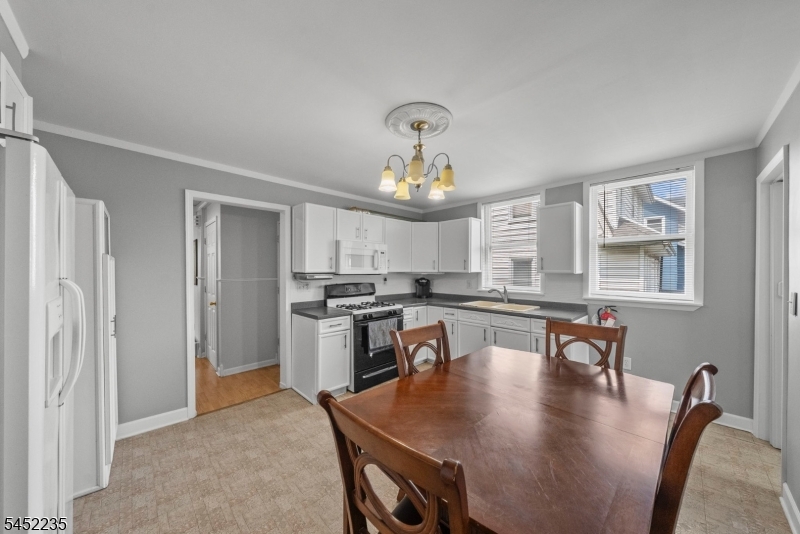 73 Berkeley Ave Property Photo 18