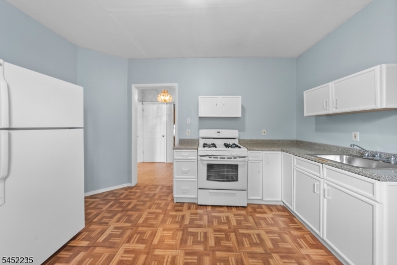 73 Berkeley Ave Property Photo 25