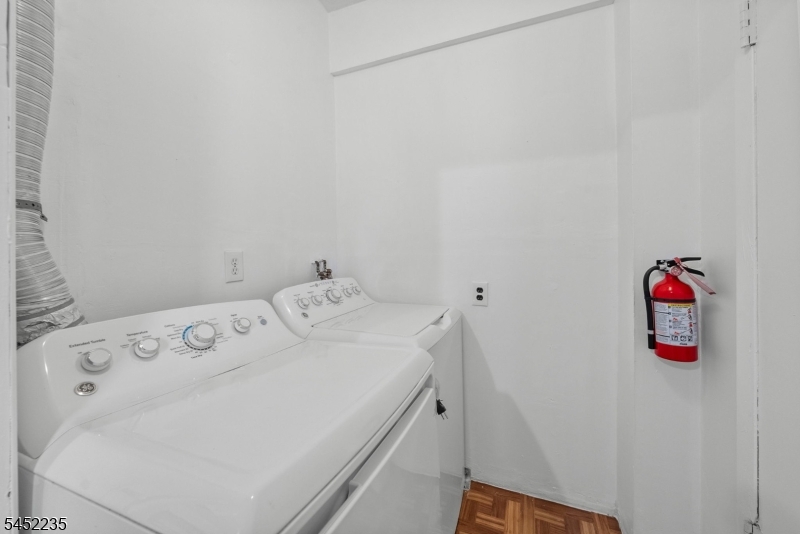 73 Berkeley Ave Property Photo 28