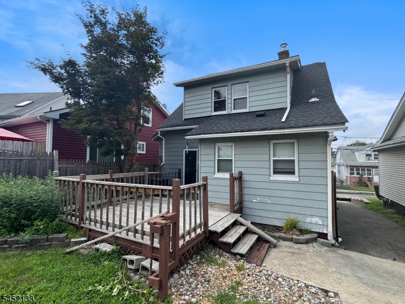 1113 Woolley Ave Property Photo 3