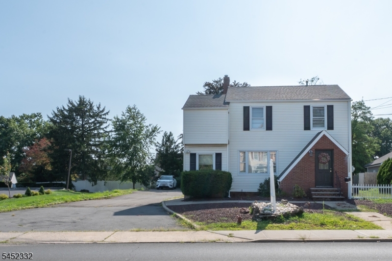 214 S Main St Property Photo 1