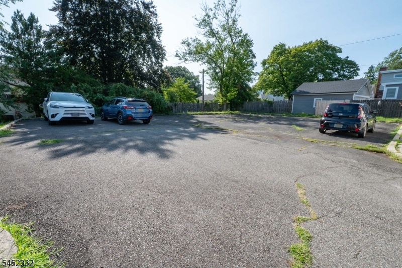 214 S Main St Property Photo 18