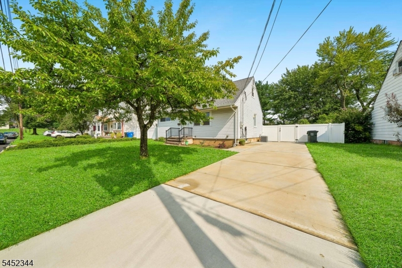 23 W Henry Pl Property Photo 3