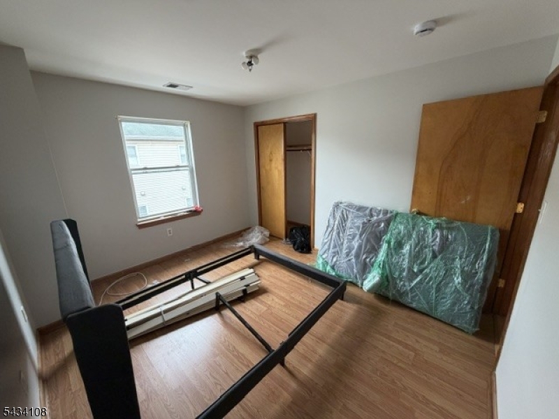 821 Jackson Ave 2 Property Photo 10
