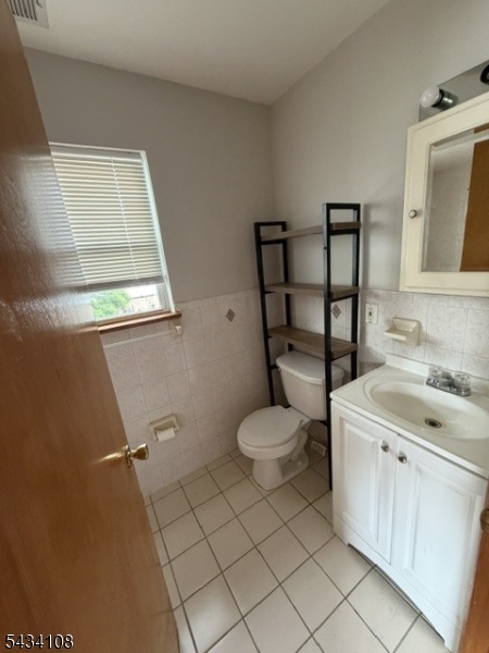 821 Jackson Ave 2 Property Photo 15