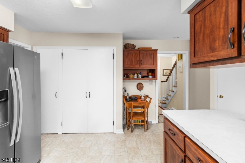 5 Pepper Ln Property Photo 9