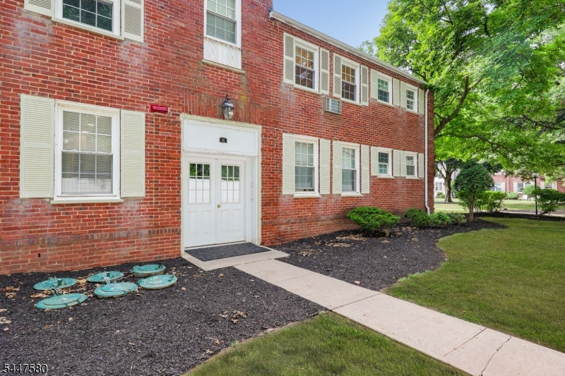 46 F Parkway Village Property Photo 2