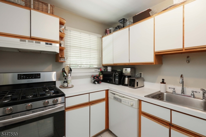 46 F Parkway Village Property Photo 13