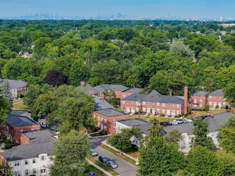46 F Parkway Village Property Photo 18
