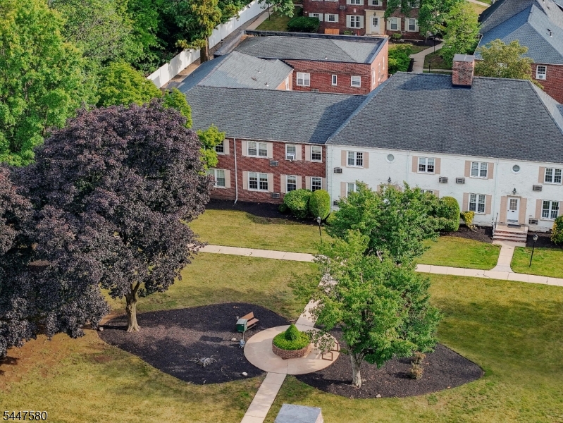 46 F Parkway Village Property Photo 19
