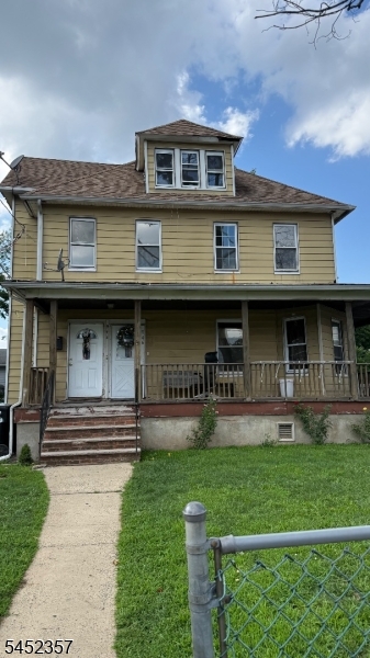 946 W 6Th St Property Photo 1
