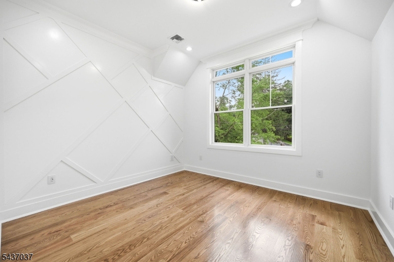 274 Hillside Ave Property Photo 17