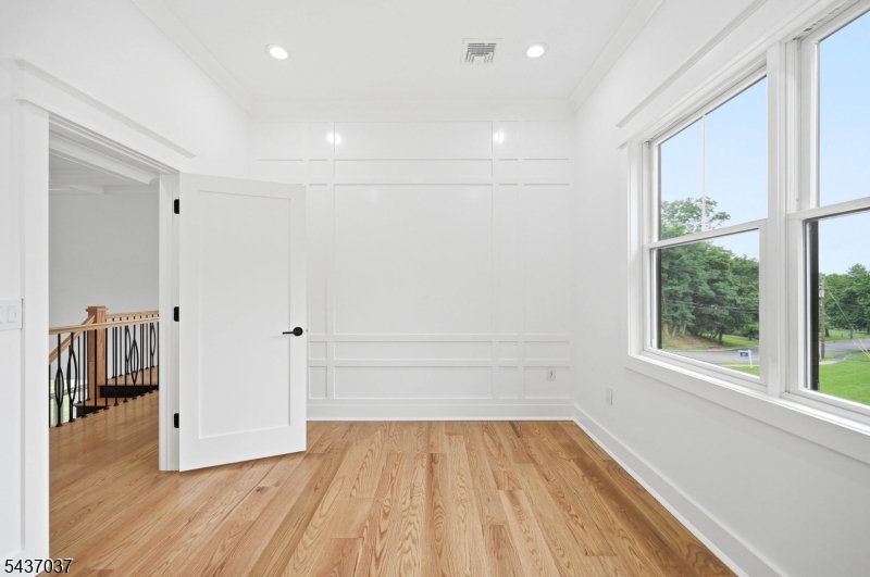 274 Hillside Ave Property Photo 18