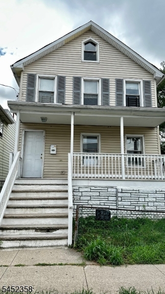 494 Monroe St Property Photo 1