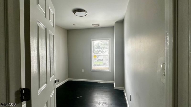 494 Monroe St Property Photo 4