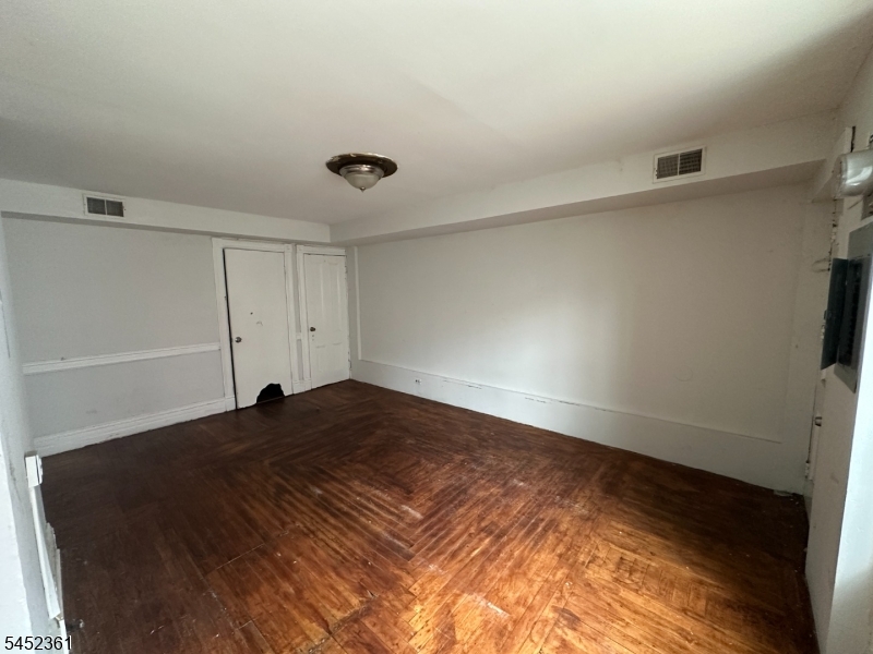 60 Oak Street Property Photo 5