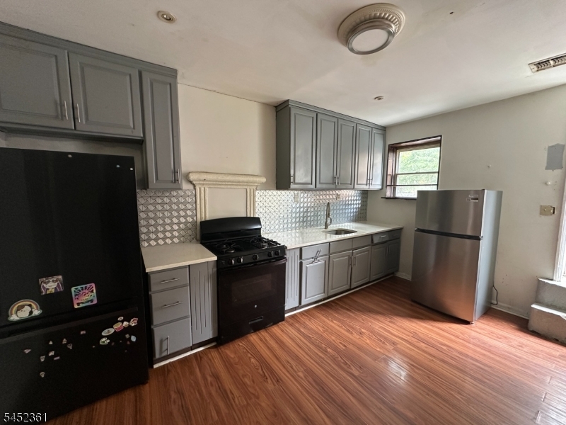 60 Oak Street Property Photo 13