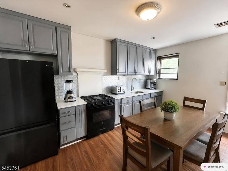 60 Oak Street Property Photo 14