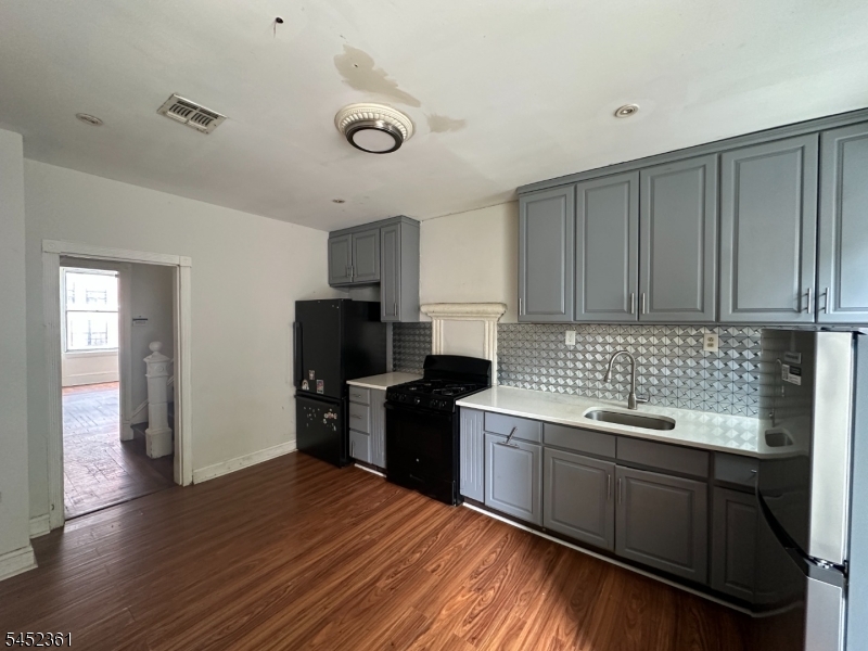 60 Oak Street Property Photo 19