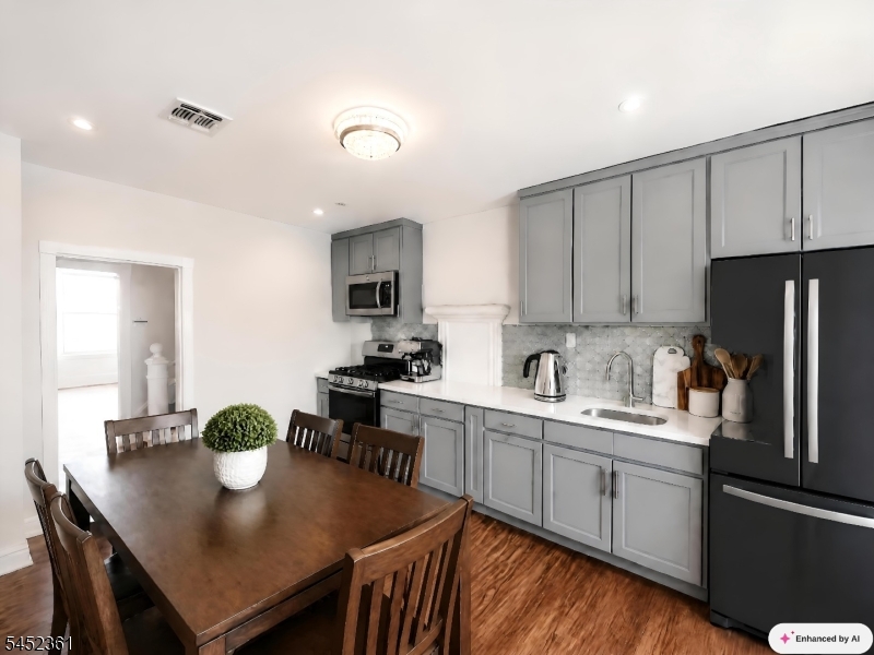 60 Oak Street Property Photo 20